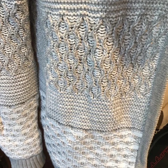 GAP Grey Sweater/Shrug - Size Medium - Picture 3 of 6